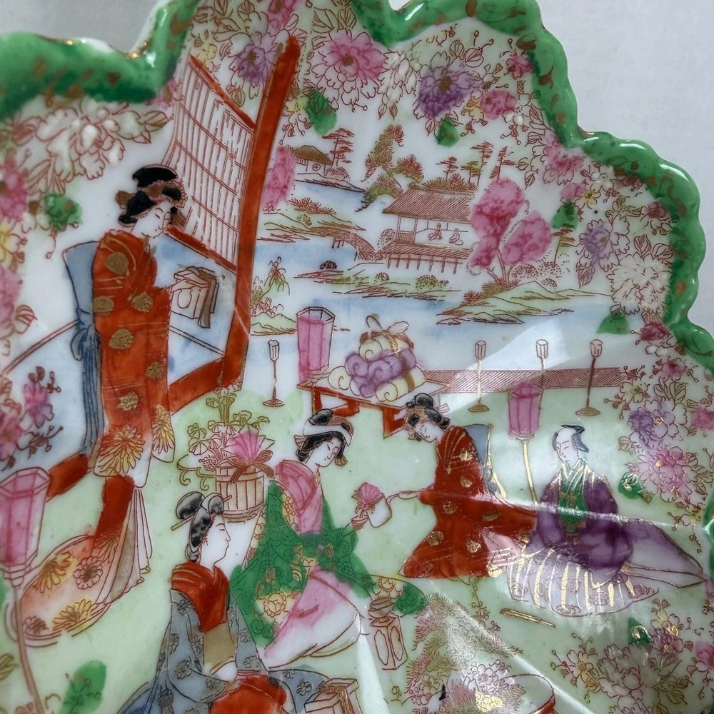 Vintage Japanese Kutani Porcelain Bowl Geisha Girl Scalloped Green Gold Gilt